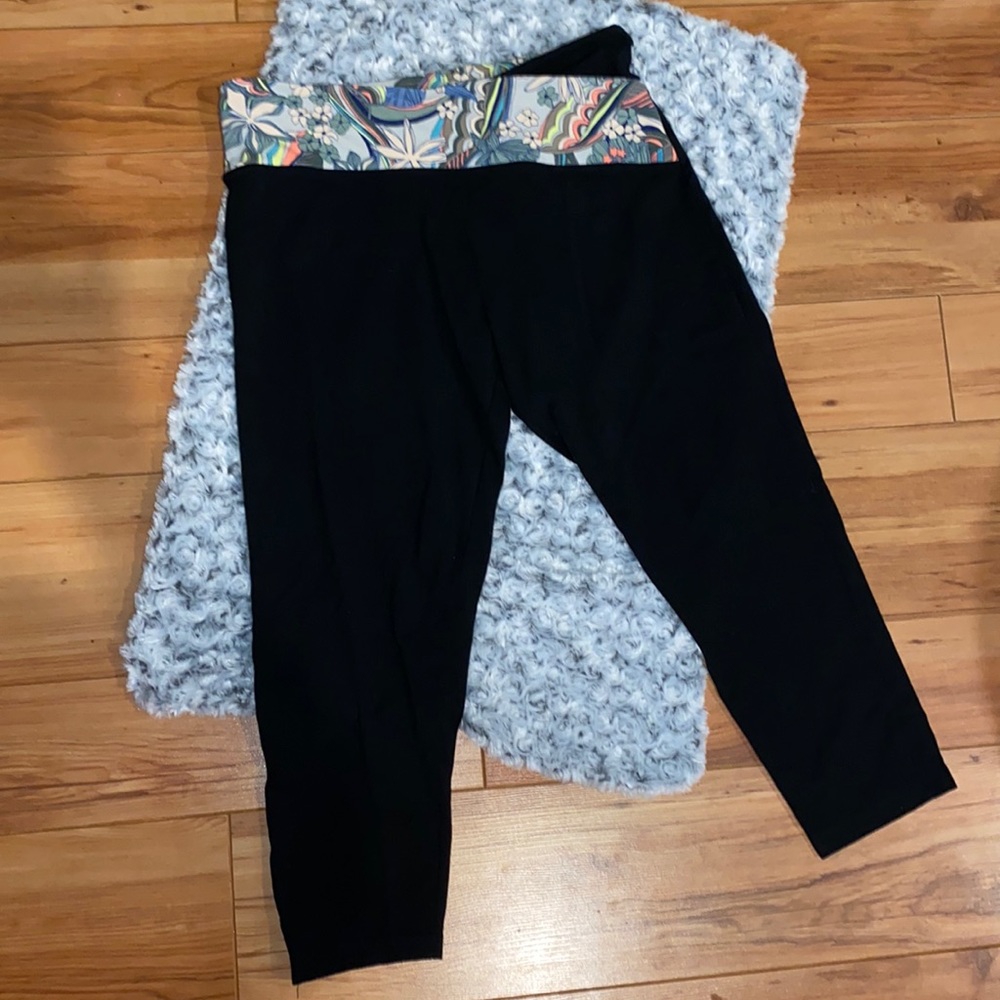 Victoria’s Secret Victoria Sport Leggings Size Large